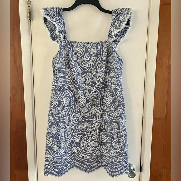 Alice + Olivia Dresses & Skirts - Alice + Olivia Honor Flutter Sleeve Tunic Dress